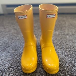 Yellow Hunter short rain boots